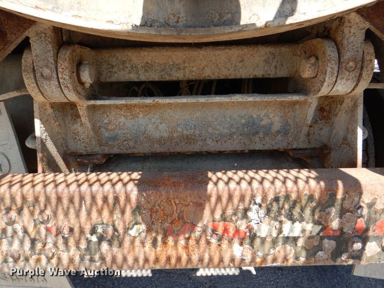 image for item DS8051 2002 Volvo VHD  vacuum truck