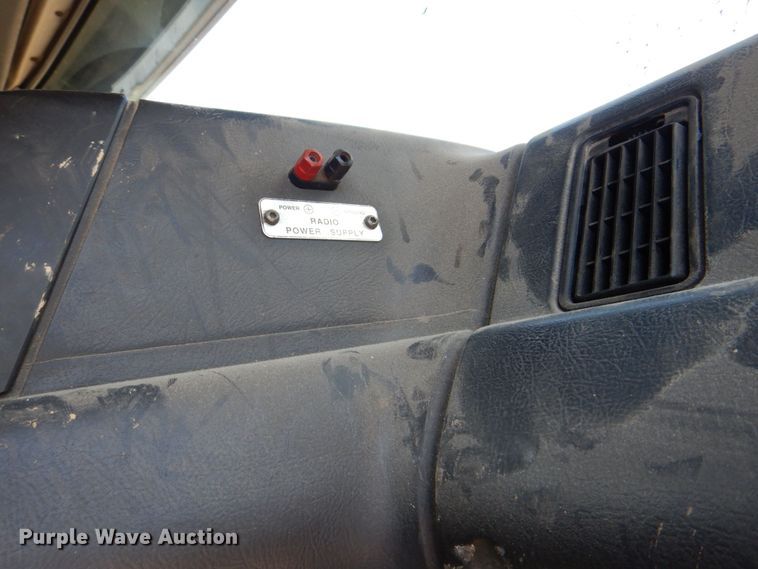 image for item DS8051 2002 Volvo VHD  vacuum truck