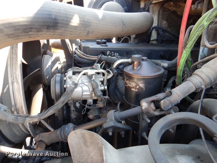 image for item DS8051 2002 Volvo VHD  vacuum truck