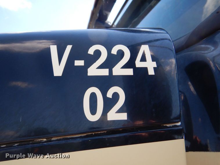 image for item DS8051 2002 Volvo VHD  vacuum truck