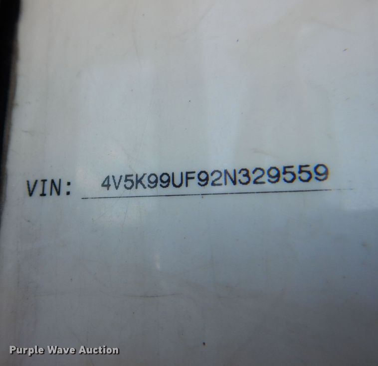 image for item DS8051 2002 Volvo VHD  vacuum truck