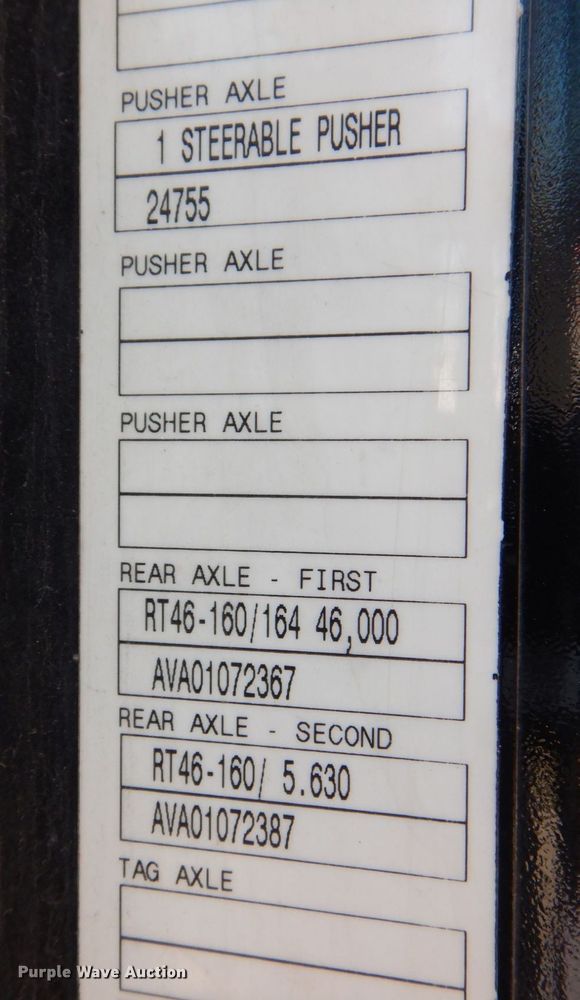 image for item DS8051 2002 Volvo VHD  vacuum truck