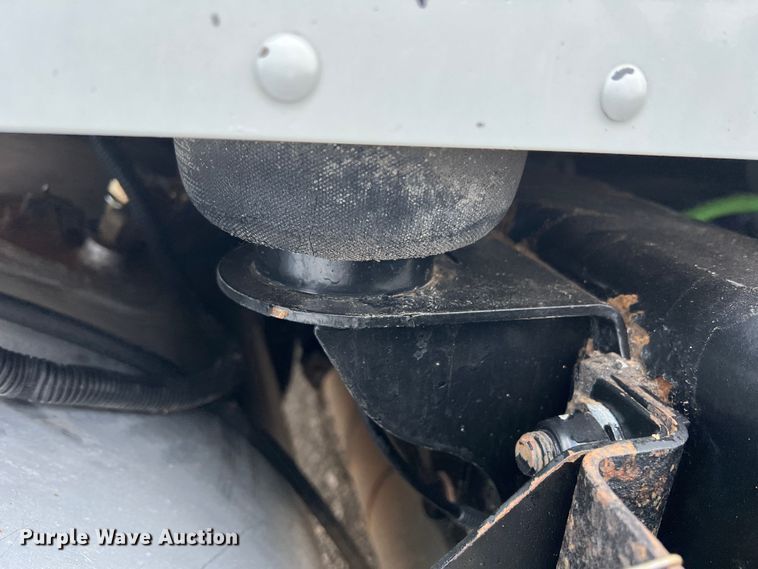 image for item DS8280 2012 Kenworth T660  semi truck