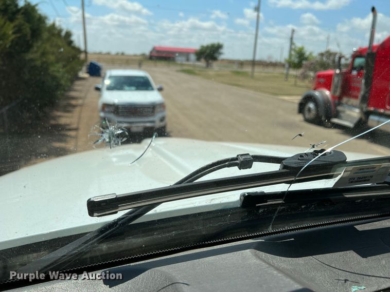 image for item DS8280 2012 Kenworth T660  semi truck