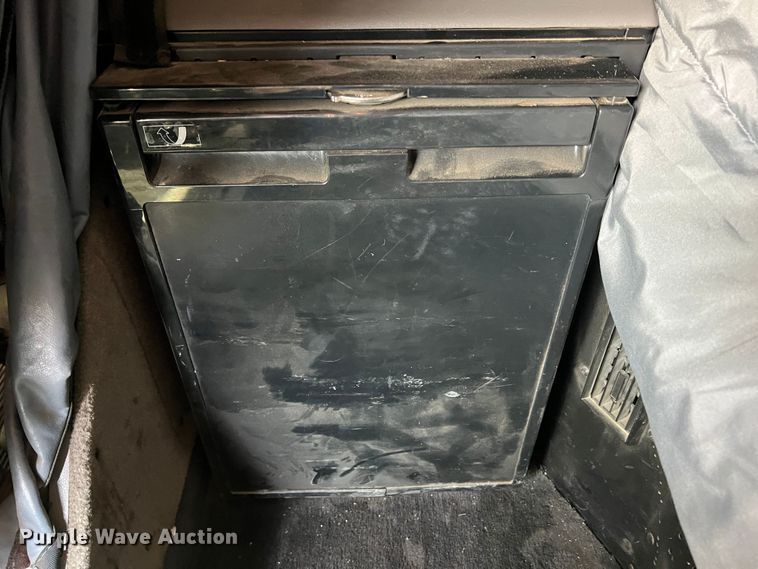 image for item DS8280 2012 Kenworth T660  semi truck