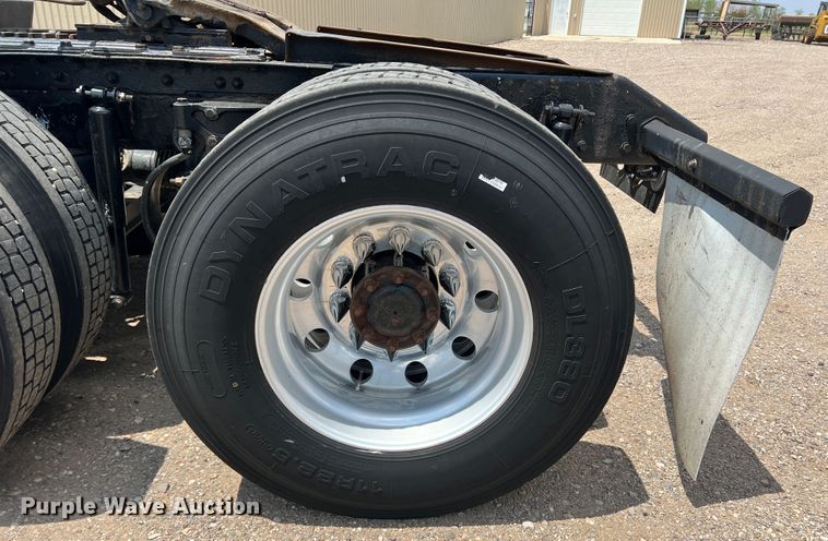 image for item DS8280 2012 Kenworth T660  semi truck