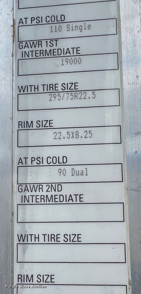 image for item DS8280 2012 Kenworth T660  semi truck