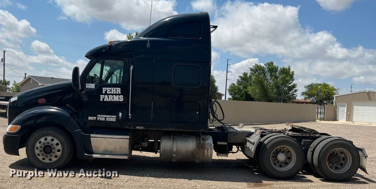 image for item DS8284 2007 Peterbilt 387  semi truck