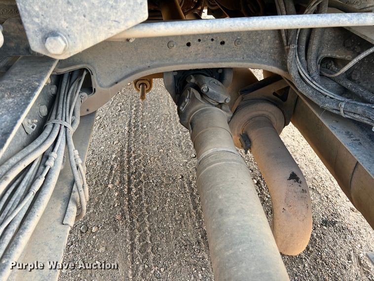 image for item DS8284 2007 Peterbilt 387  semi truck