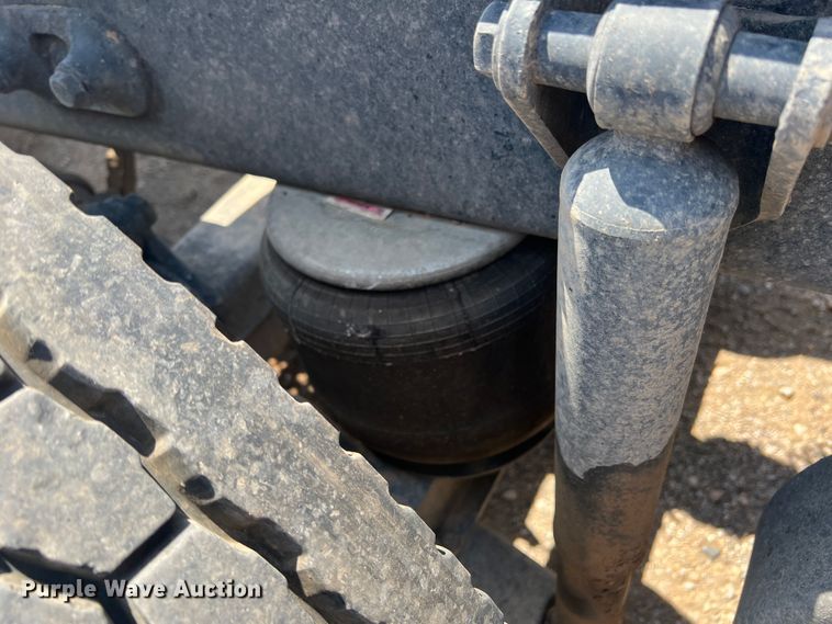 image for item DS8284 2007 Peterbilt 387  semi truck