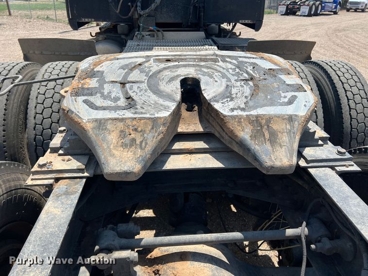 image for item DS8284 2007 Peterbilt 387  semi truck