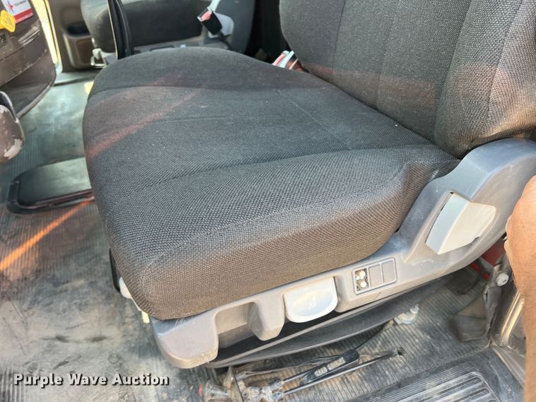 image for item DS8284 2007 Peterbilt 387  semi truck