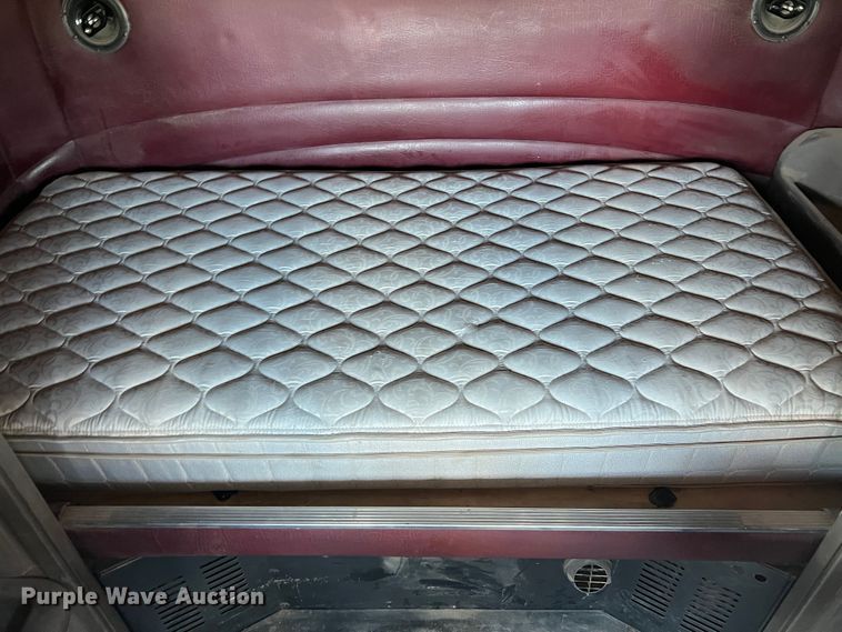 image for item DS8284 2007 Peterbilt 387  semi truck