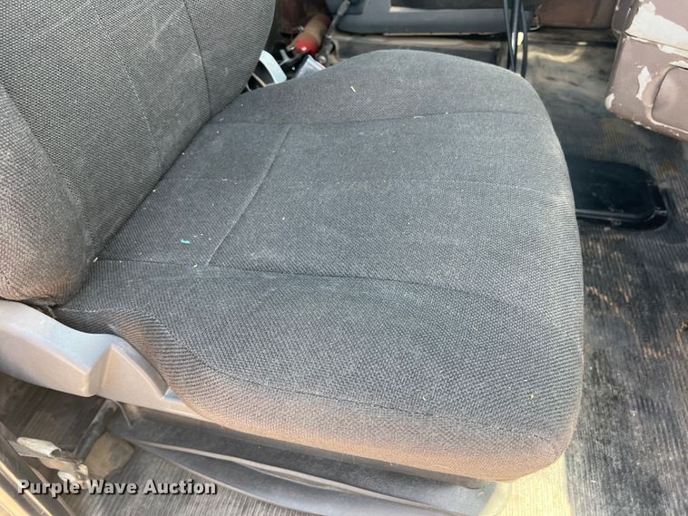 image for item DS8284 2007 Peterbilt 387  semi truck