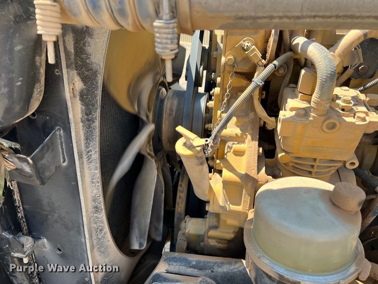 image for item DS8284 2007 Peterbilt 387  semi truck