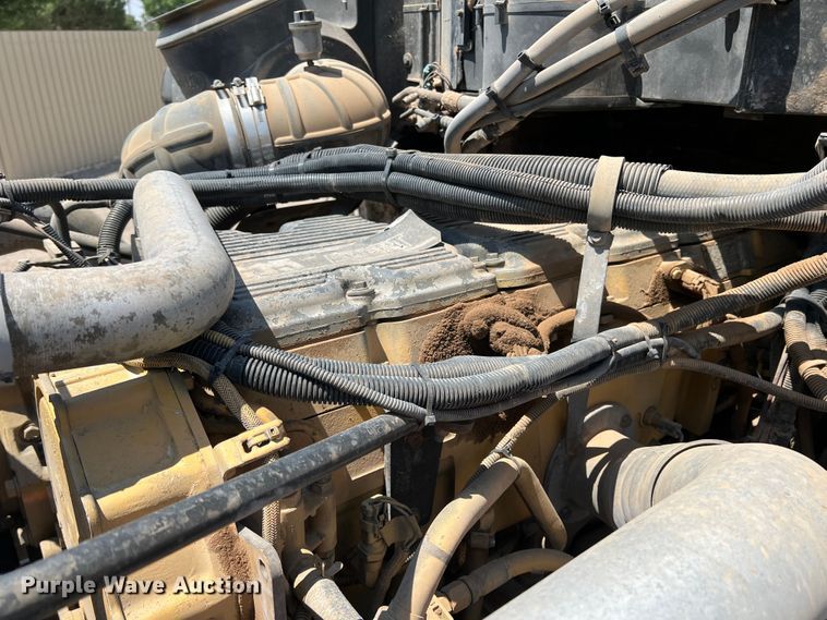 image for item DS8284 2007 Peterbilt 387  semi truck