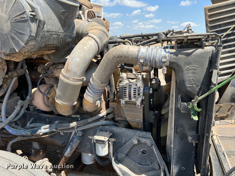 image for item DS8284 2007 Peterbilt 387  semi truck