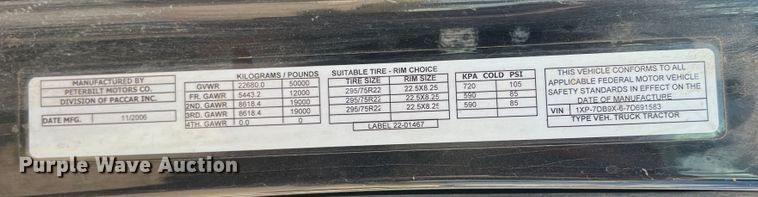 image for item DS8284 2007 Peterbilt 387  semi truck