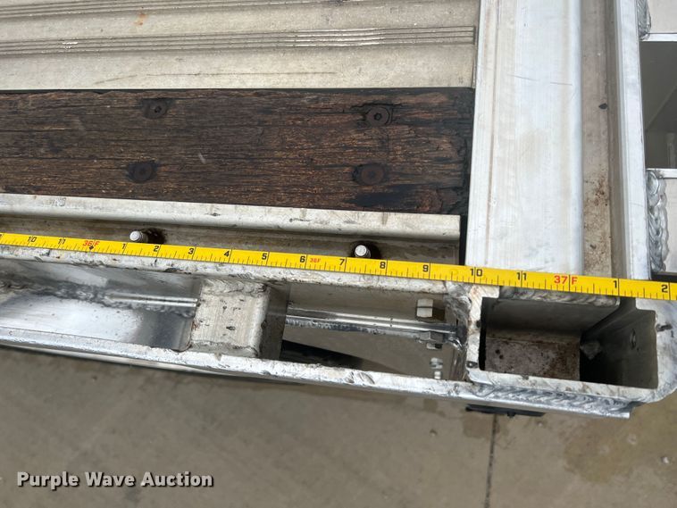 image for item HL9085 2001 Reitnouer  drop deck trailer