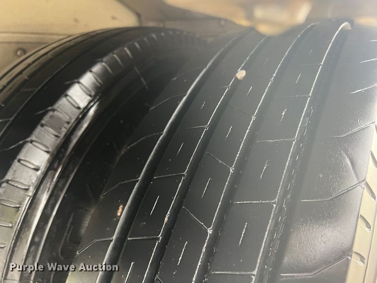 image for item HL9085 2001 Reitnouer  drop deck trailer