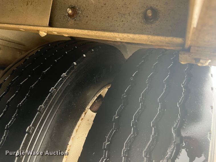 image for item HL9085 2001 Reitnouer  drop deck trailer