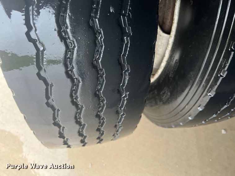 image for item HL9085 2001 Reitnouer  drop deck trailer