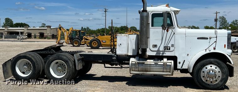 image for item HL9132 1985 Freightliner FLC  semi truck