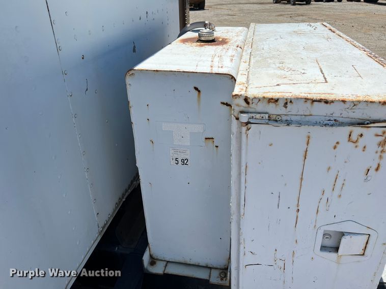 image for item HL9132 1985 Freightliner FLC  semi truck