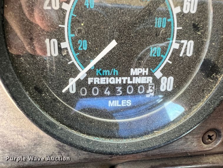 image for item HL9132 1985 Freightliner FLC  semi truck