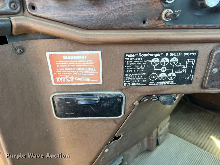 image for item HL9132 1985 Freightliner FLC  semi truck