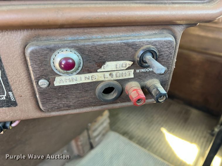 image for item HL9132 1985 Freightliner FLC  semi truck