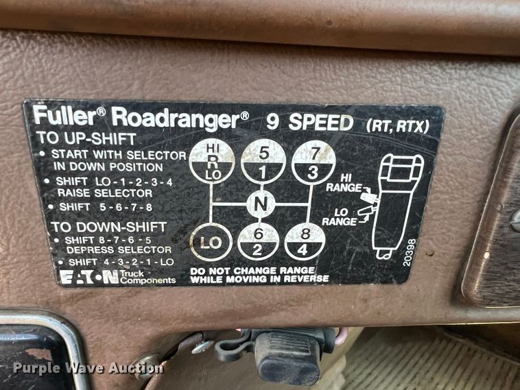 image for item HL9132 1985 Freightliner FLC  semi truck