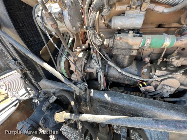 image for item HL9132 1985 Freightliner FLC  semi truck