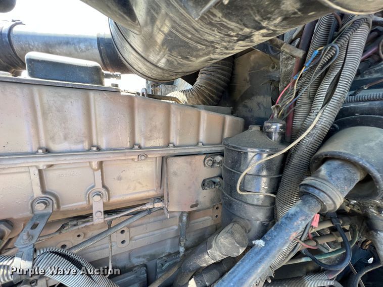 image for item HL9132 1985 Freightliner FLC  semi truck