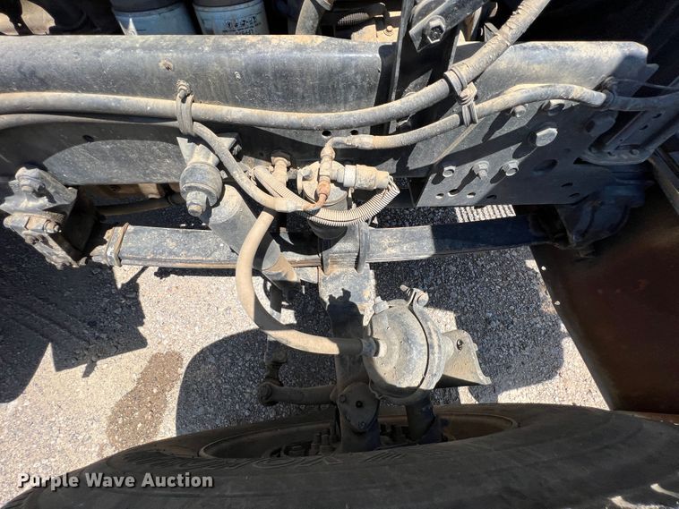 image for item HL9132 1985 Freightliner FLC  semi truck