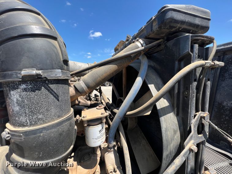 image for item HL9132 1985 Freightliner FLC  semi truck