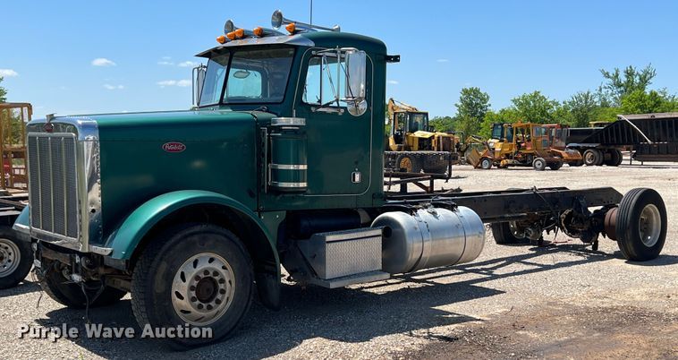 image for item HL9133 1995 Peterbilt 379  truck cab and chassis