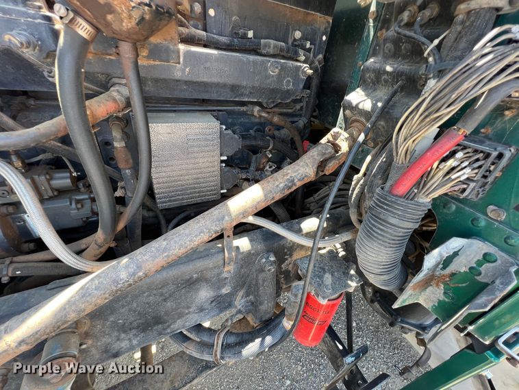 image for item HL9133 1995 Peterbilt 379  truck cab and chassis