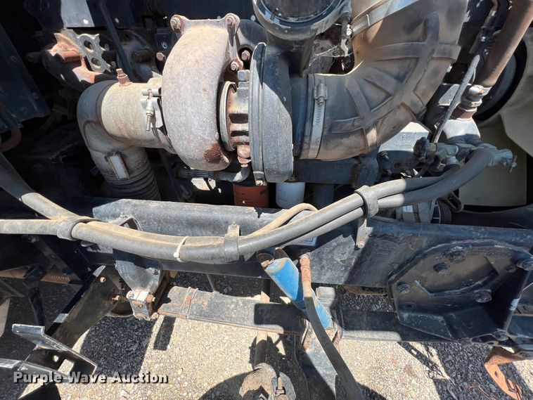 image for item HL9133 1995 Peterbilt 379  truck cab and chassis