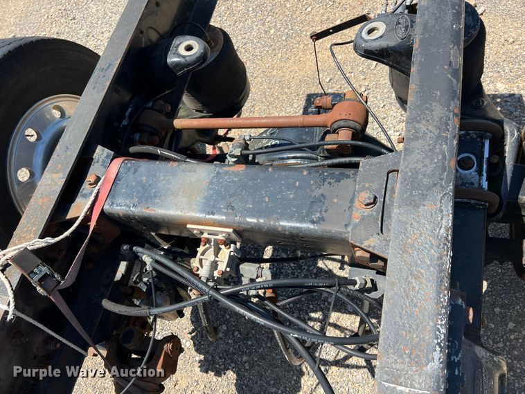 image for item HL9133 1995 Peterbilt 379  truck cab and chassis