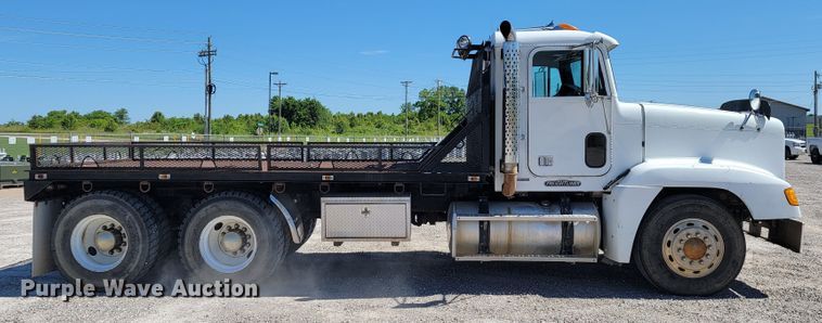 image for item JL9401 1993 Freightliner FLD  flatbed truck