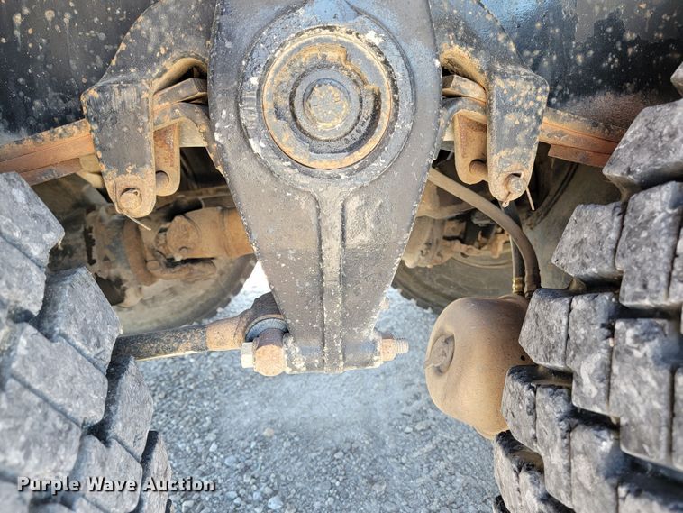 image for item JL9401 1993 Freightliner FLD  flatbed truck