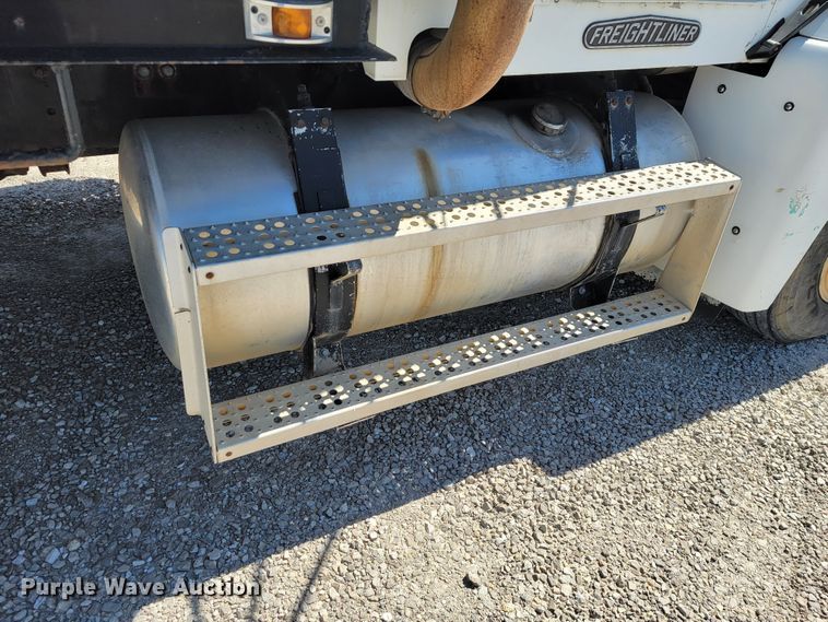 image for item JL9401 1993 Freightliner FLD  flatbed truck