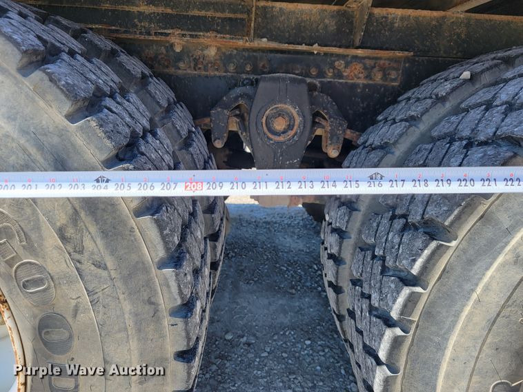 image for item JL9401 1993 Freightliner FLD  flatbed truck