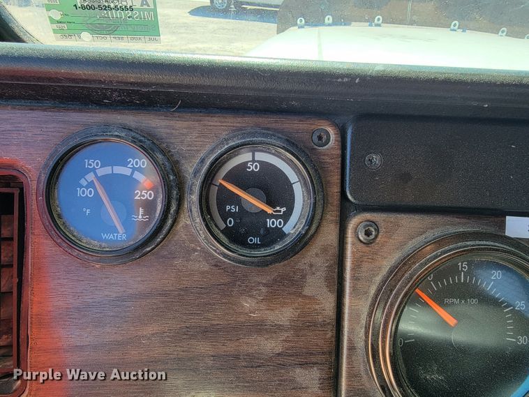 image for item JL9401 1993 Freightliner FLD  flatbed truck