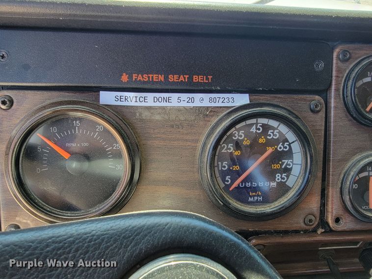 image for item JL9401 1993 Freightliner FLD  flatbed truck