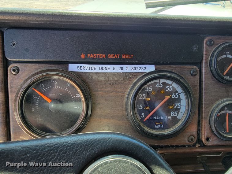 image for item JL9401 1993 Freightliner FLD  flatbed truck