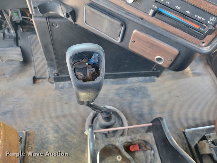 image for item JL9401 1993 Freightliner FLD  flatbed truck