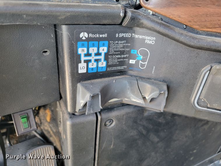 image for item JL9401 1993 Freightliner FLD  flatbed truck