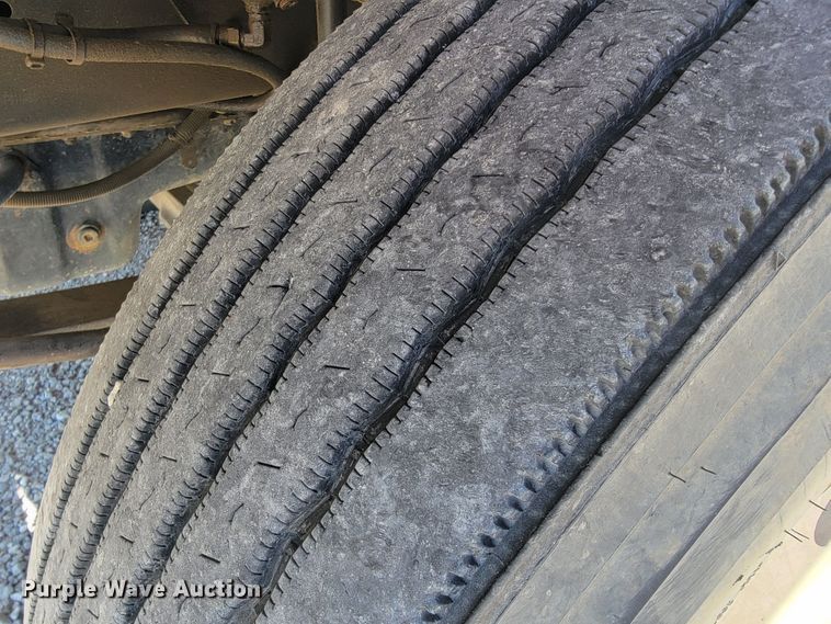 image for item JL9401 1993 Freightliner FLD  flatbed truck